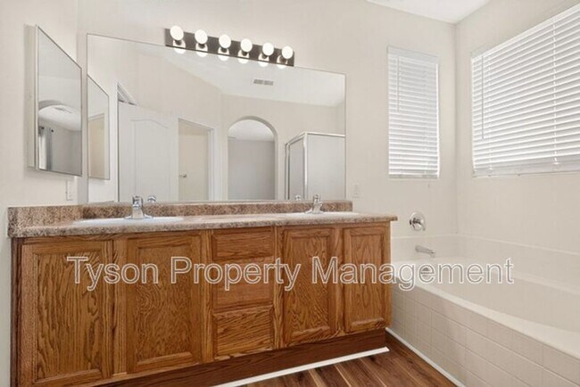 Building Photo - 10912 Dream Weaver Dr NW