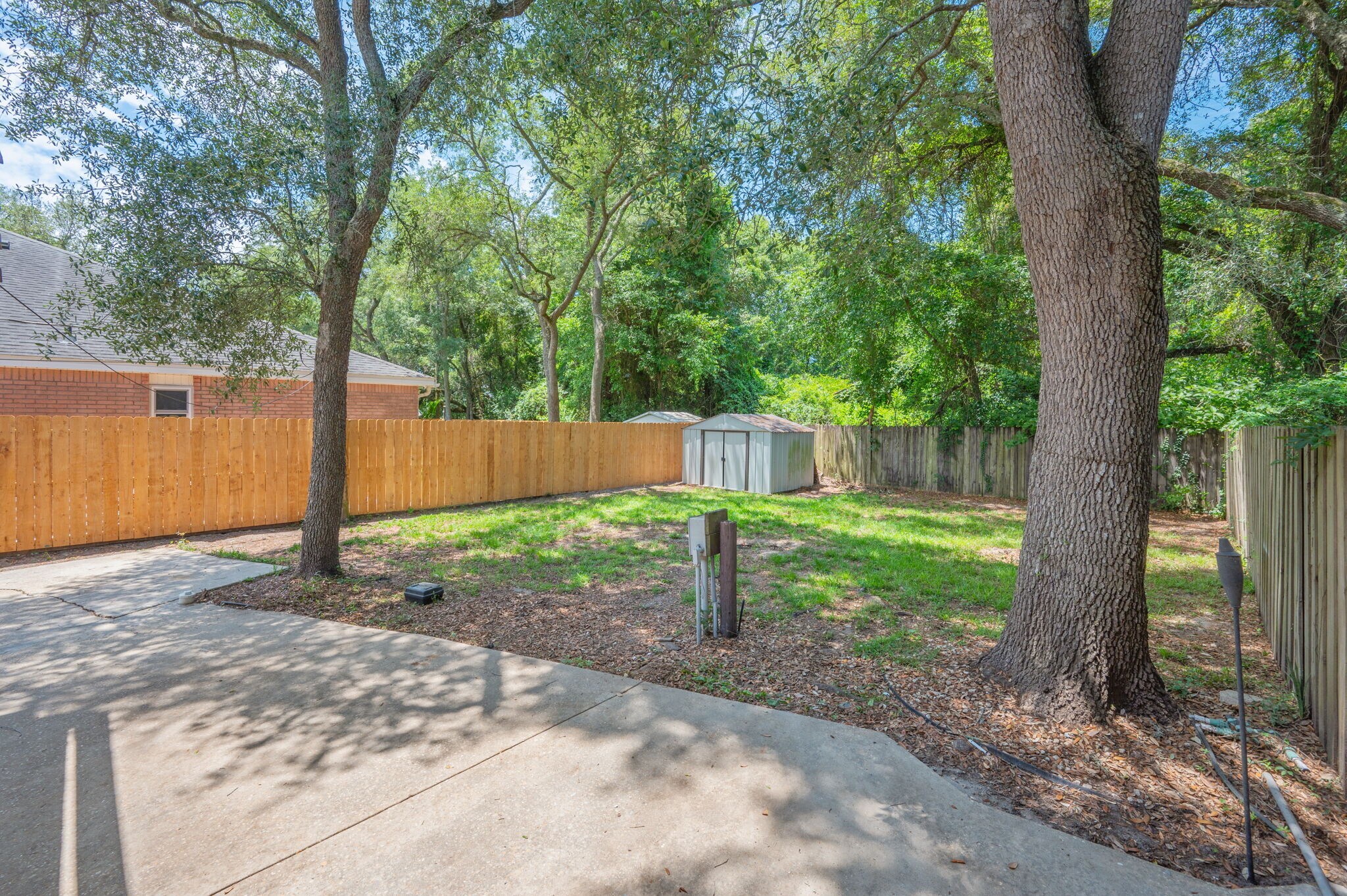 Building Photo - 1002 High Grove Ct