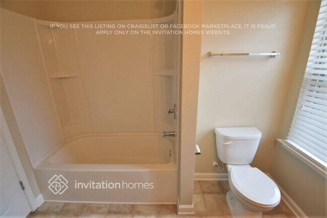 Building Photo - 592 Rock Hill Pkwy