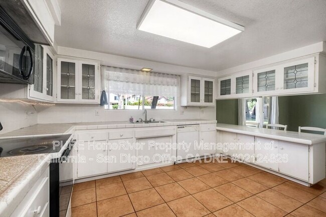 Building Photo - 2135 E El Norte Pkwy