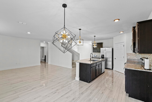 Building Photo - 6455 NW Castlebrook Ave