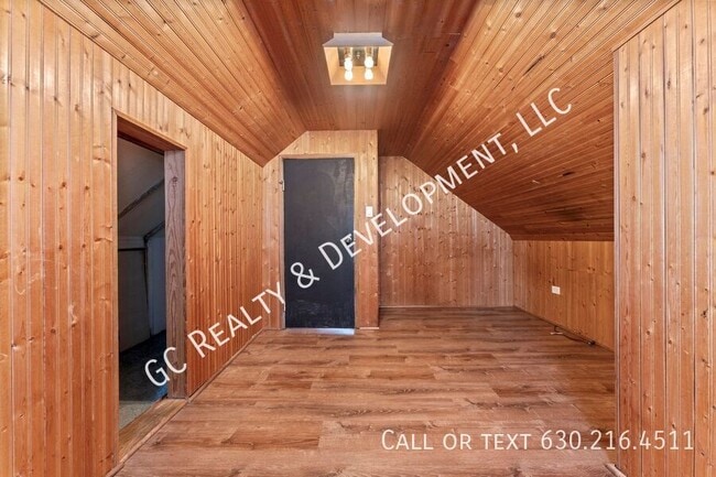 Building Photo - 3109 N Neva Ave