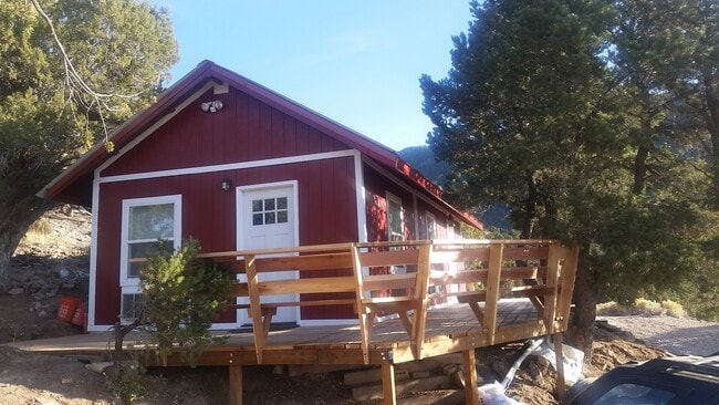 Building Photo - 611 Cedar Highlands Dr