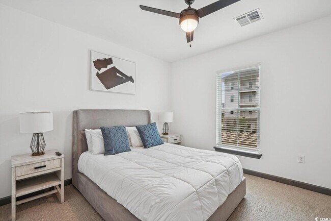 Building Photo - 147 Laurenco Loop