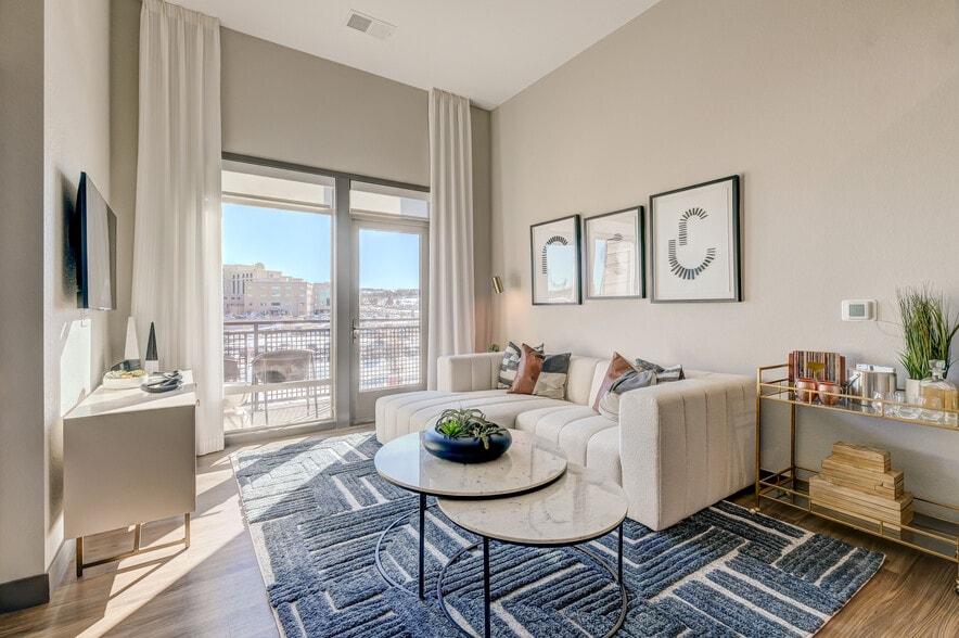 Building Photo - Novus