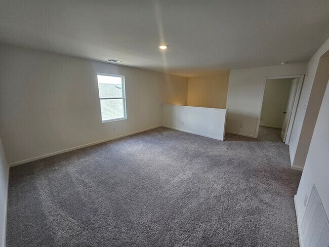Building Photo - Brand new 5 bed & 3 bath home in EMISD