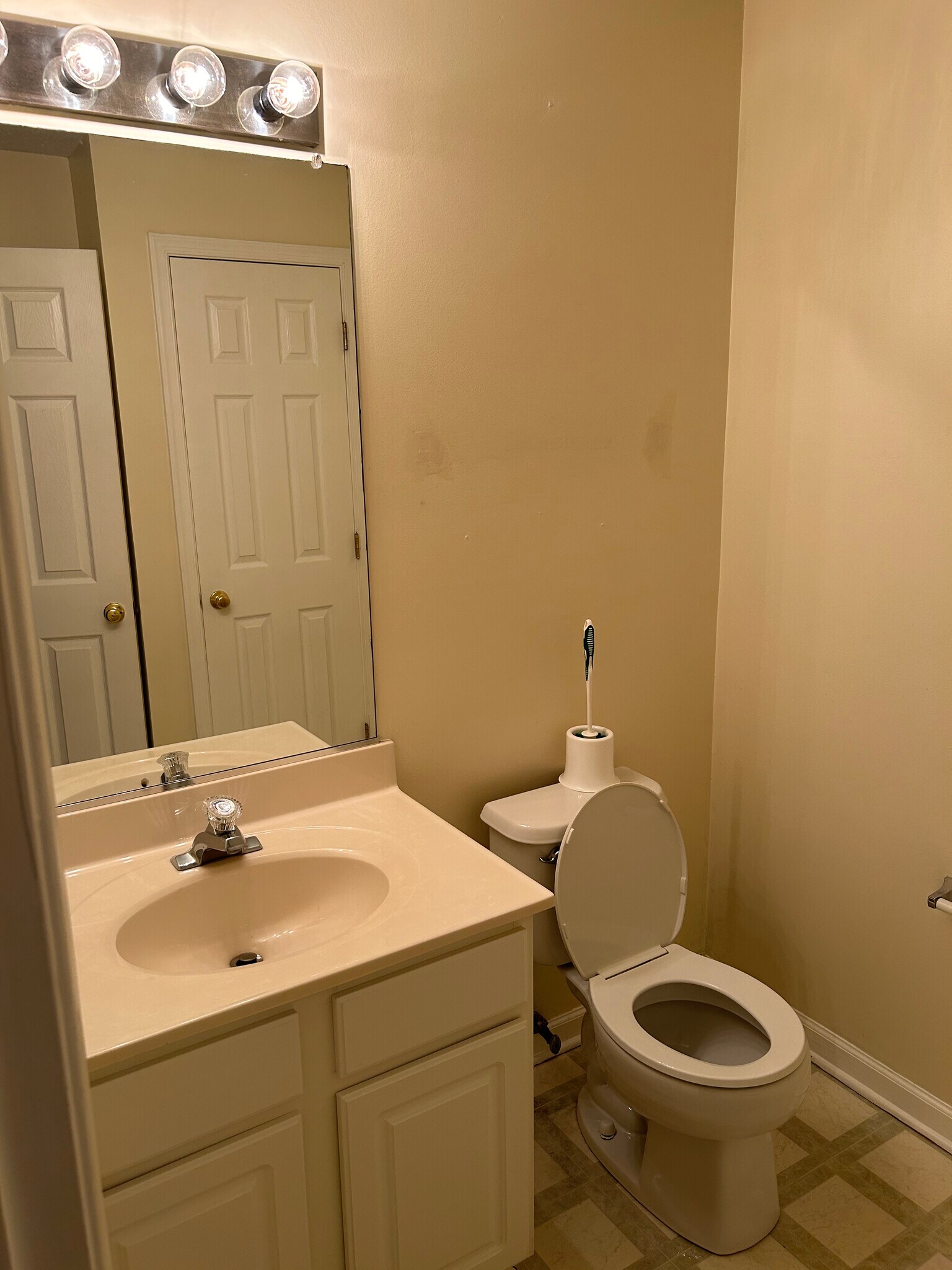 Building Photo - 254 Seneca Ter