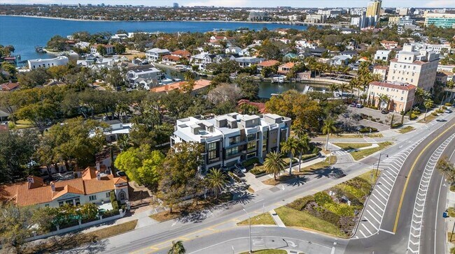 Building Photo - 94 W Davis Blvd