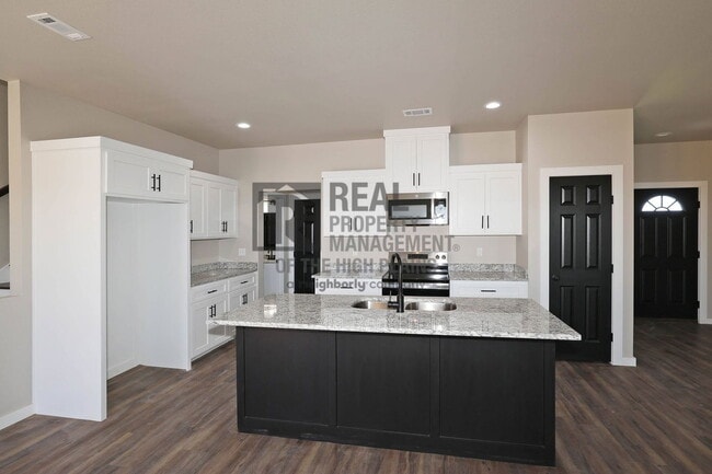 Primary Photo - 4710 Clive Ave