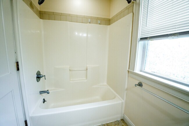 Building Photo - 3 A Allen St