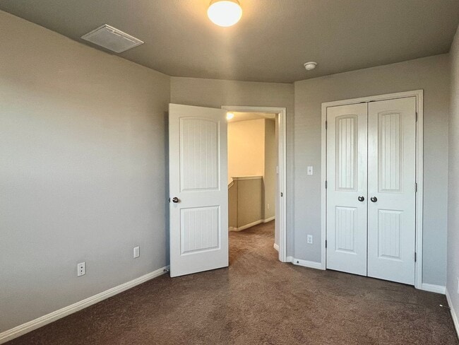 Building Photo - Off I-35 in San Marcos! $300 Move-In Credit!