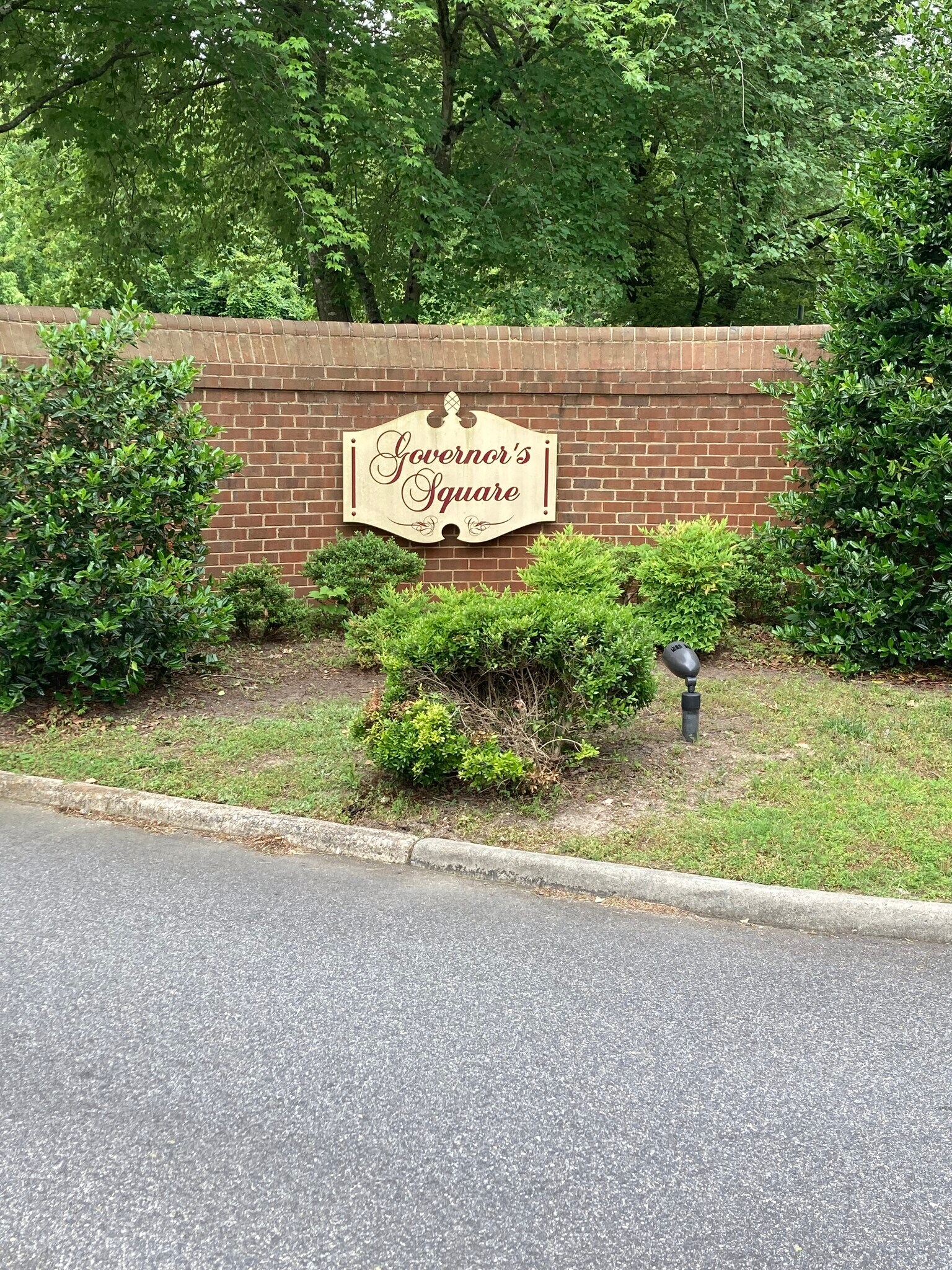 Building Photo - 4002 Governors Sq