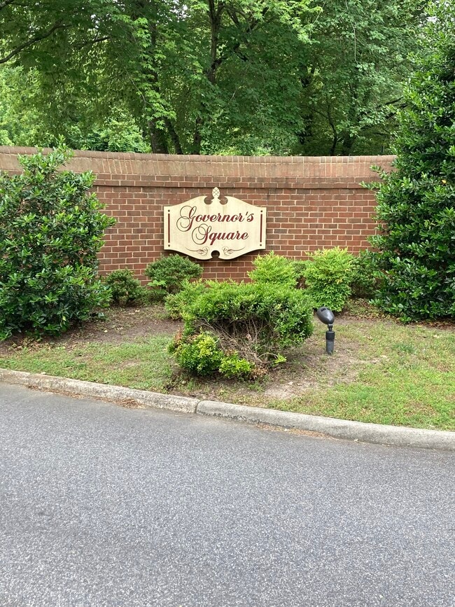 Building Photo - 4002 Governors Sq