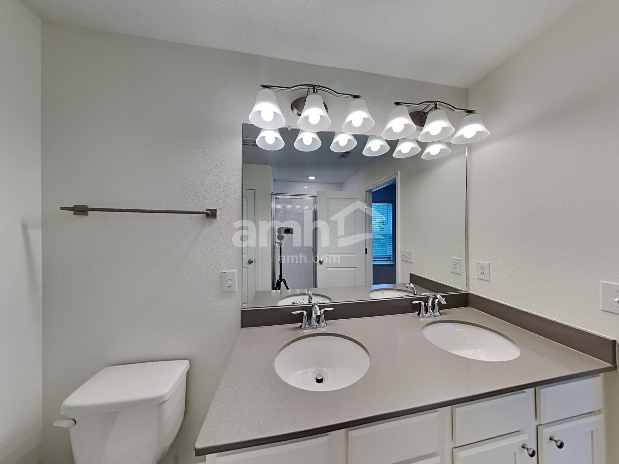 Building Photo - 29558 Cedar Waxwing Dr