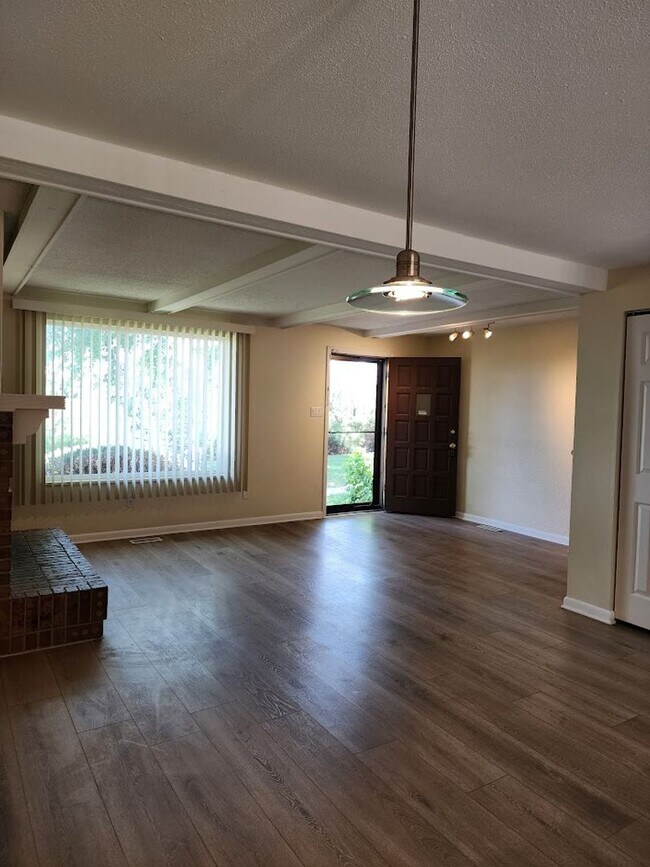 Building Photo - Long Realty & Property Management - Great ...
