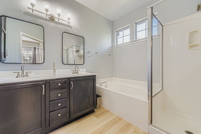 Building Photo - "Charming 3-Bed Townhouse Retreat with 151...