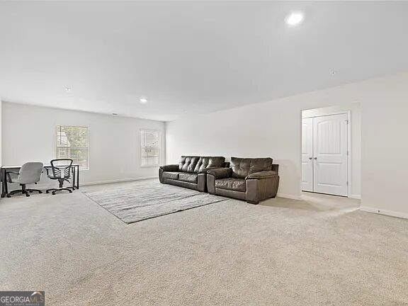 Building Photo - 2725 Piper Dr