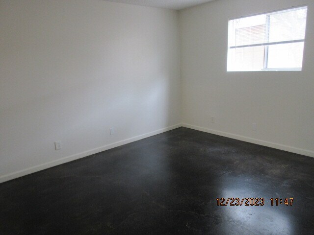 Building Photo - 198 W Mariposa St