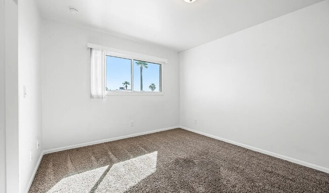 Building Photo - 1720 E Hermosa Dr