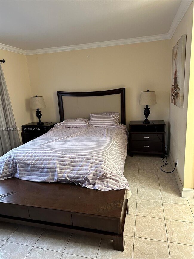 Building Photo - 3048 Sunrise Lakes Dr E