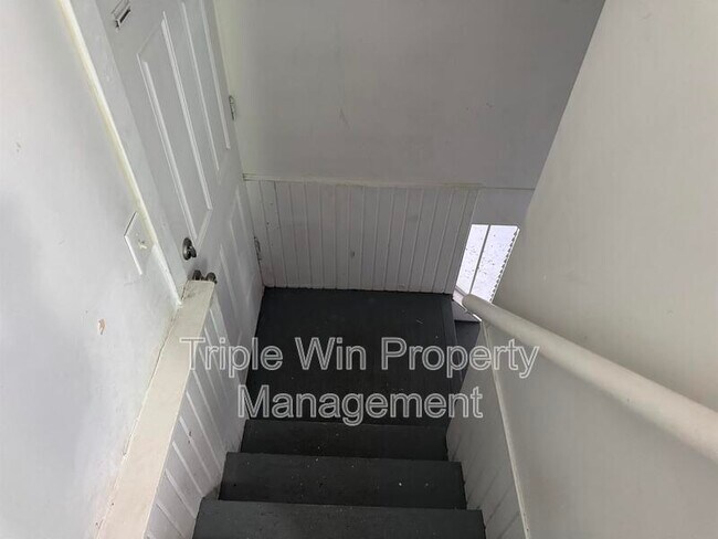 Building Photo - 1629 Talisman Ln