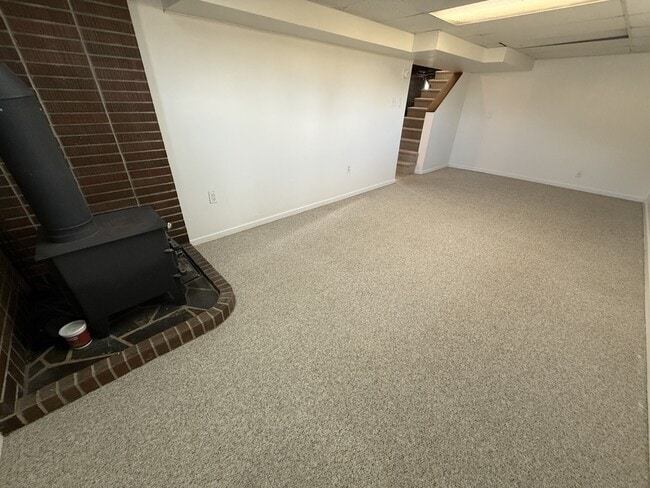 Building Photo - 628 3rd Ave NW