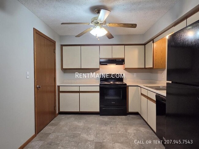 Building Photo - 10 Hartley St