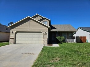 Building Photo - Cute Single Family Home