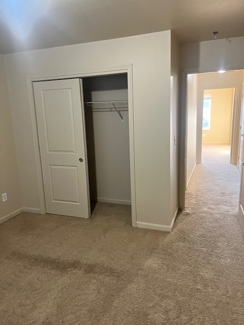 Building Photo - 3127 17th Ave W