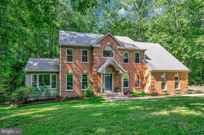 Building Photo - 2 English Hills Dr