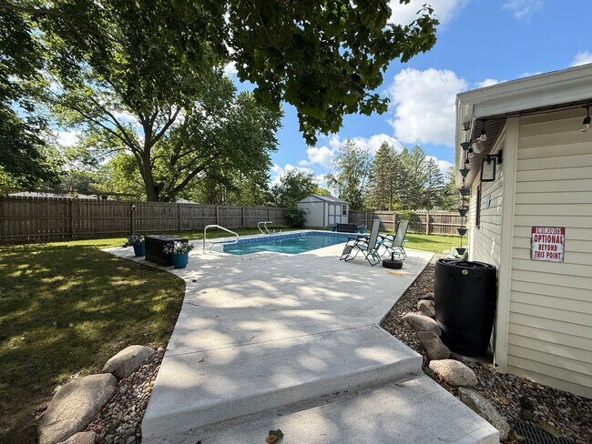 Building Photo - 3405 Elkton Dr