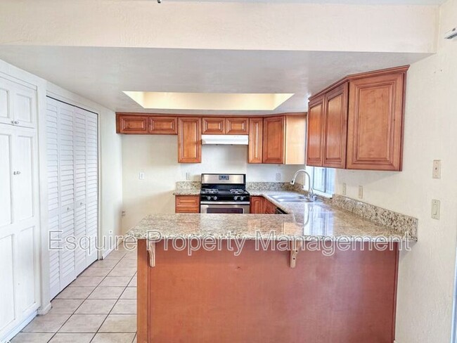 Building Photo - 122 E Ventura St