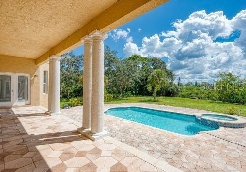 Building Photo - 1648 Bayshore Dr