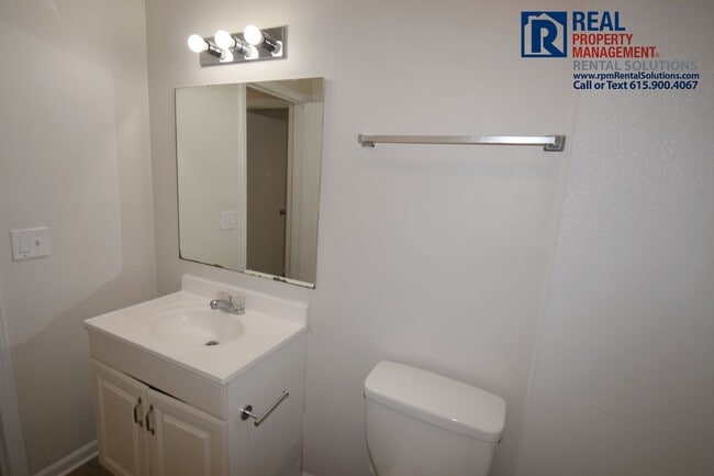 Building Photo - 1513 Lakeshore Dr