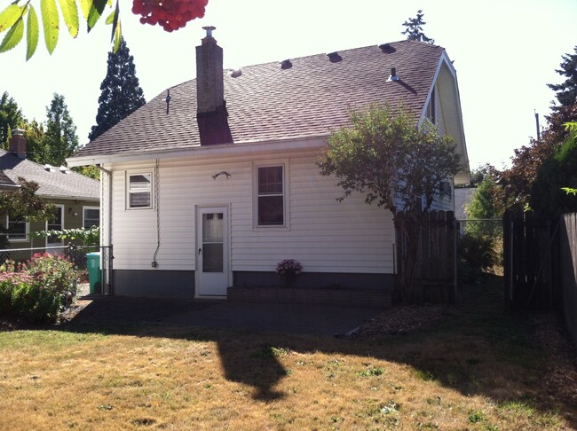 back of house - 3218 SE 59th Avenue