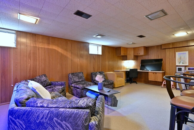 Building Photo - 2307 Edna Ave