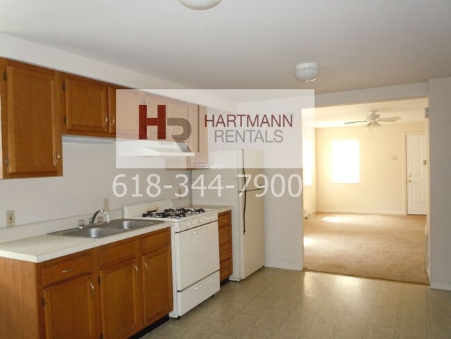 Building Photo - Three Bedroom Home w/ Lots of Closets and Washer/Dryer Hookups!