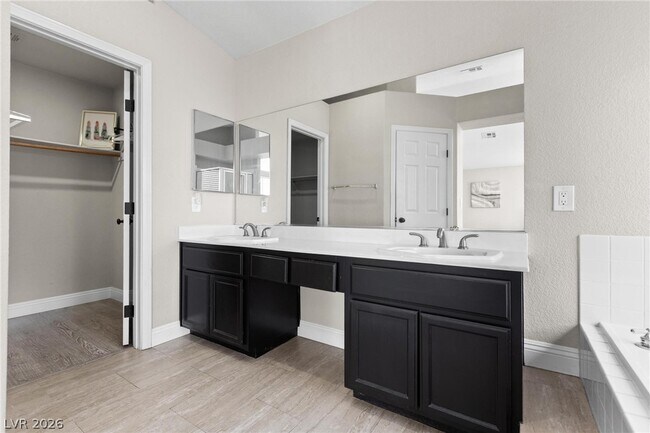 Building Photo - 3402 Classic Bay Ln