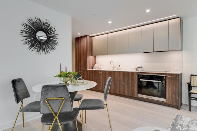 Building Photo - 280 Spear St