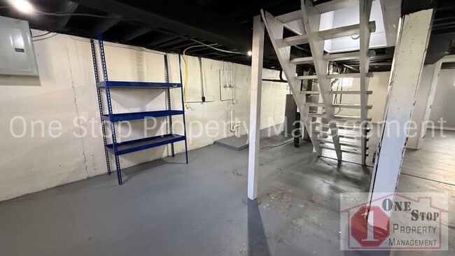 Building Photo - 4 Bedroom, 2 Bathroom home in Kansas City