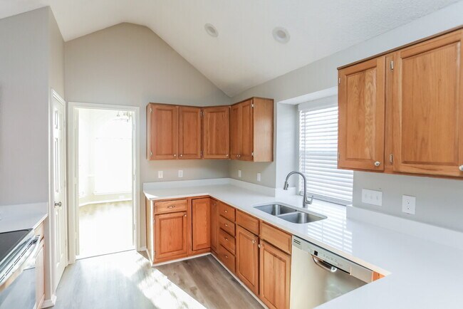 Building Photo - 708 Brees Dr