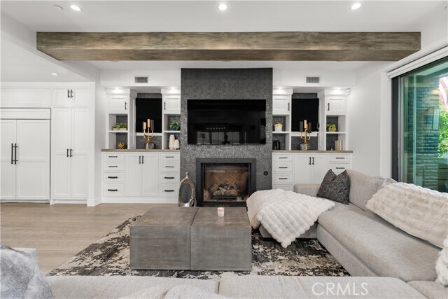 Building Photo - 2037 E Ocean Blvd