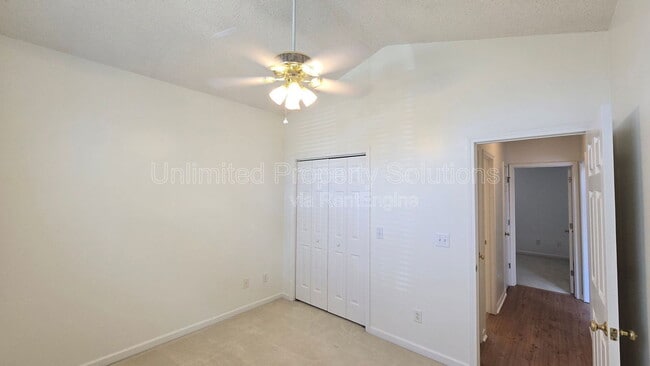 Building Photo - 426 Lansdowne Rd