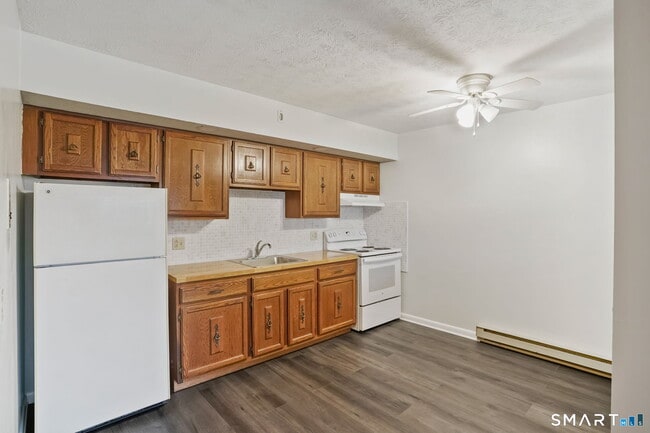 Building Photo - 65 California St