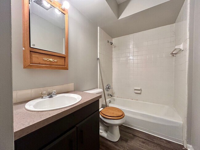 Building Photo - Two Bedroom Apartment in Walker - $400 Off Move-in by End of January!