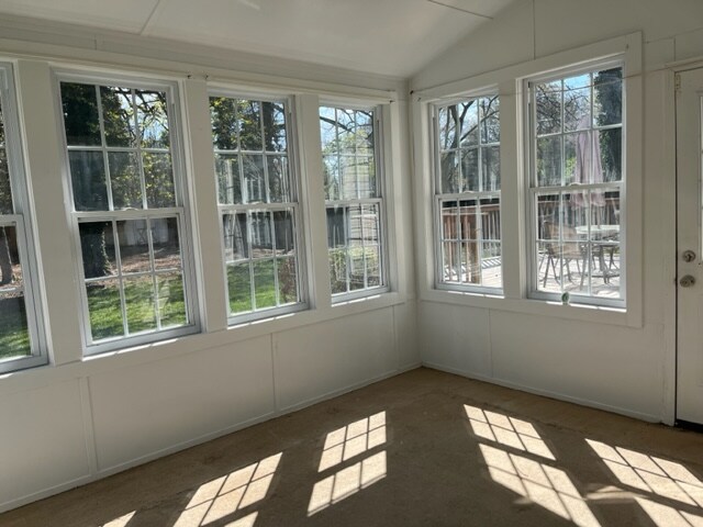 Building Photo - 2825 Sloan Dr