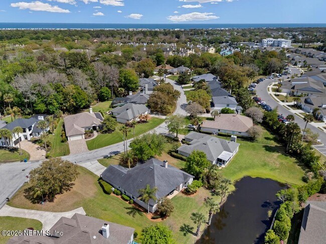 Building Photo - 137 Oak View Cir