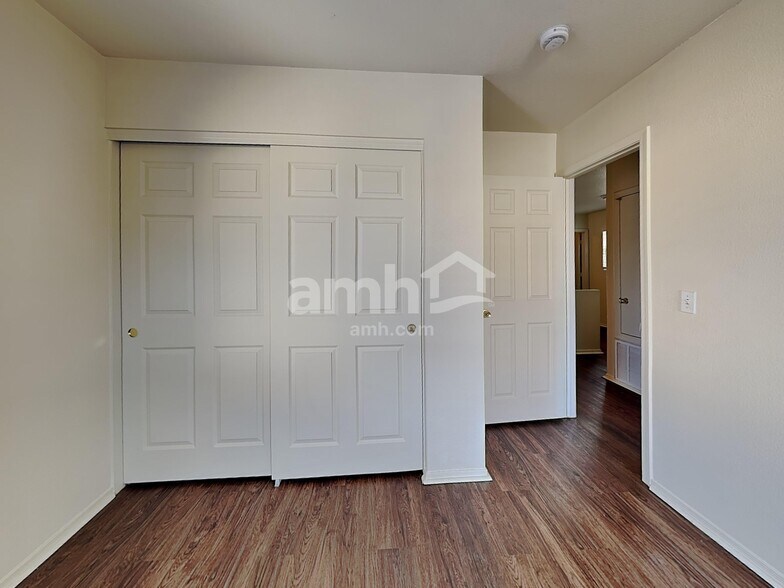 Building Photo - 9680 N 82nd Ln