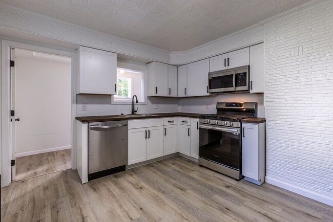 Building Photo - 626 Excelsior St