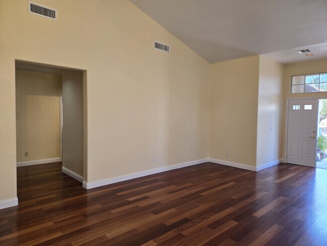 Building Photo - 8417 San Ramon Dr